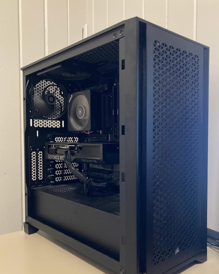 TechPlusMorris's tweet photo. Starting Price:  $1,350

Today the price is $1,250
The price will drop $10 per day  till sold

Ryzen 7 8-core 3.7GHz
2TB SSD 
32GB Memory
Radeon RX 7600 8GB Video
Windows 11 https://t.co/ILpZopOA6m
