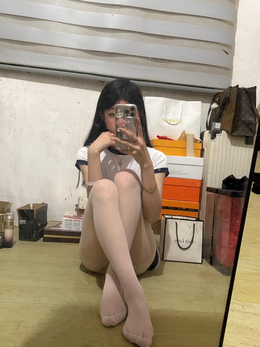 天使 tweet media