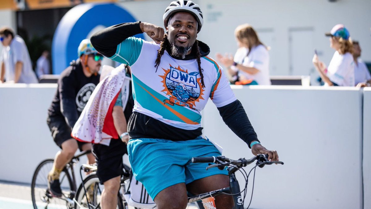 TackleCancer's tweet image. 15 years ago we entered the cycling community with a mission to ride while raising funds for cancer research. Today on #WorldBicycleDay we’re thankful for every rider who’s clipped in and made their miles matter by riding with us🚴🚴♀️