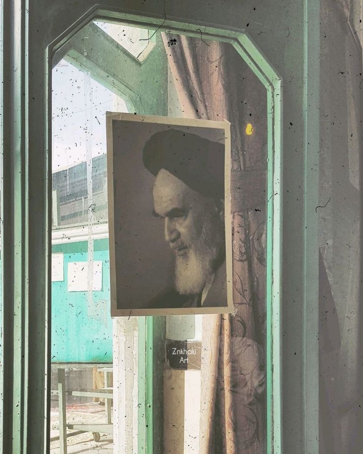 امامِ مقاومت...
رهبر معظم انقلاب:
اگر امام بزرگوار نبود...، استکبار بدون هیچگونه مانعی کار خودش را دنبال میکرد!
#امام_امید
#خورشید_حوزه