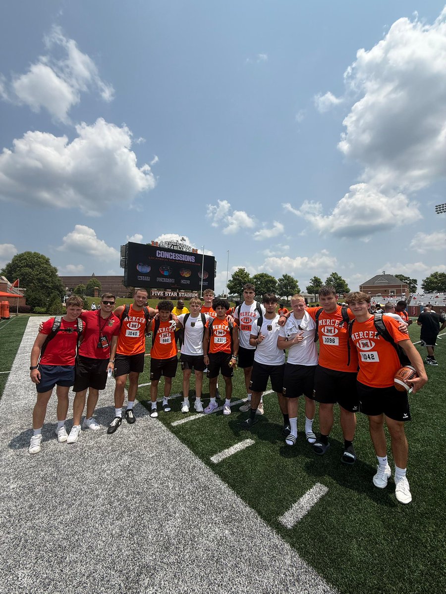 itsleorath's tweet photo. Had a great camp at Mercer today working out in the Georgia sun‼️
Talking to a lot of Coaches and getting better.

40: 4,66

@PeterDaletzki @CoachPachucy https://t.co/hIuwKCeLRE