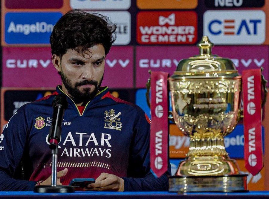 AniketPanche3's tweet photo. They made fun of fckn RAJAT PATIDAR for saying, "We are not trophyless, we have WPL title".... Now take this and smash it on your fckn FACE you fools https://t.co/zGehvopyYP