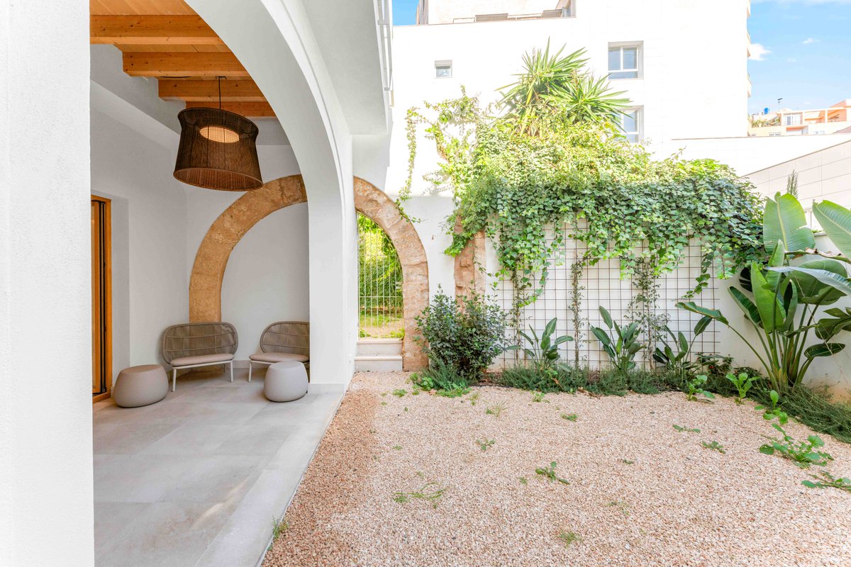OceanSevenRE's tweet photo. Exclusive Townhouse in Palma Old Town
.
📐 268 m² | 🛏️ 3 | 🛁 3 | 💶 €1,650,000
.
A rare gem with 268 m² of elegant living space in the heart of Palma’s Old Town – unmatched comfort &amp; opportunity.
–––
ʟɪɴᴋ ɪɴ ʙɪᴏ | Ref. 1547
https://t.co/Q3bTXacx5z https://t.co/gLHfiaeQi3
