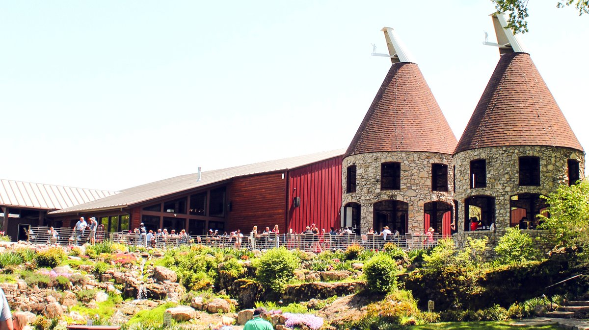 Ways to Create Eye-Popping Aesthetic Spaces For Your Brewpub thebrewermagazine.com/ways-to-create…