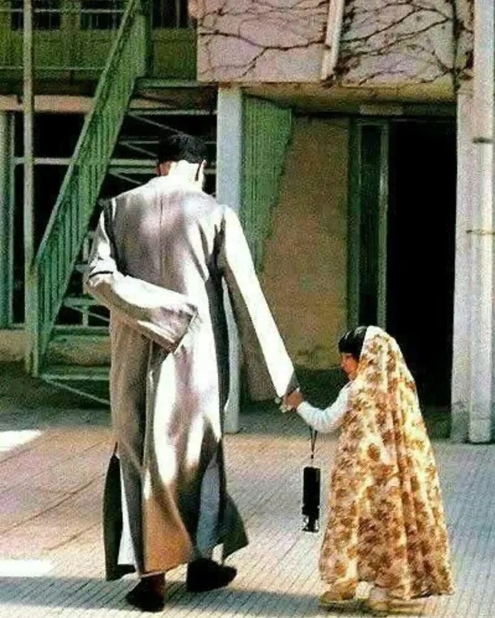 صالِحٌ بعدَ صالِح... :)
#امام_امید
#خورشید_حوزه