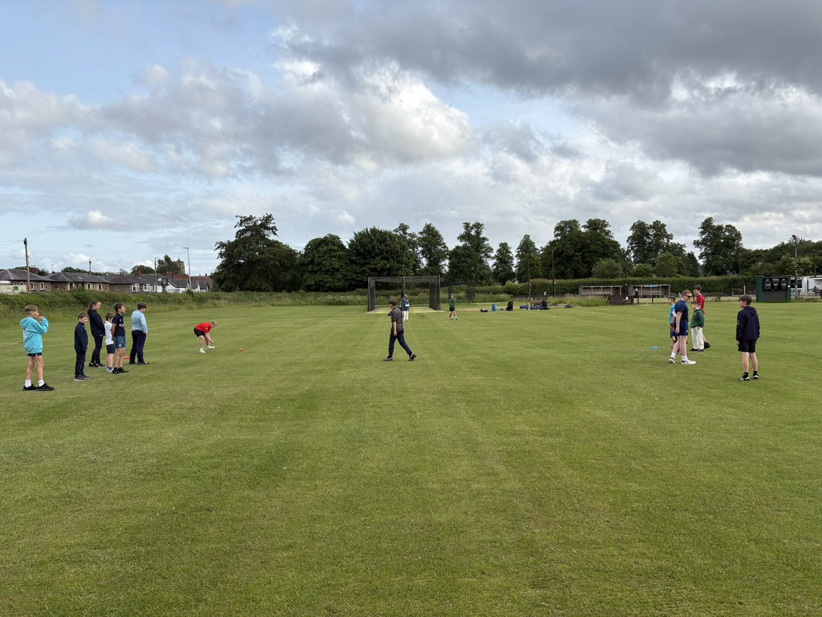 mshaw_coaching's tweet photo. Brilliant session tonight for @Chirkyouthcc. Great to see so many there having fun and improving. https://t.co/JDPsoS0Jub