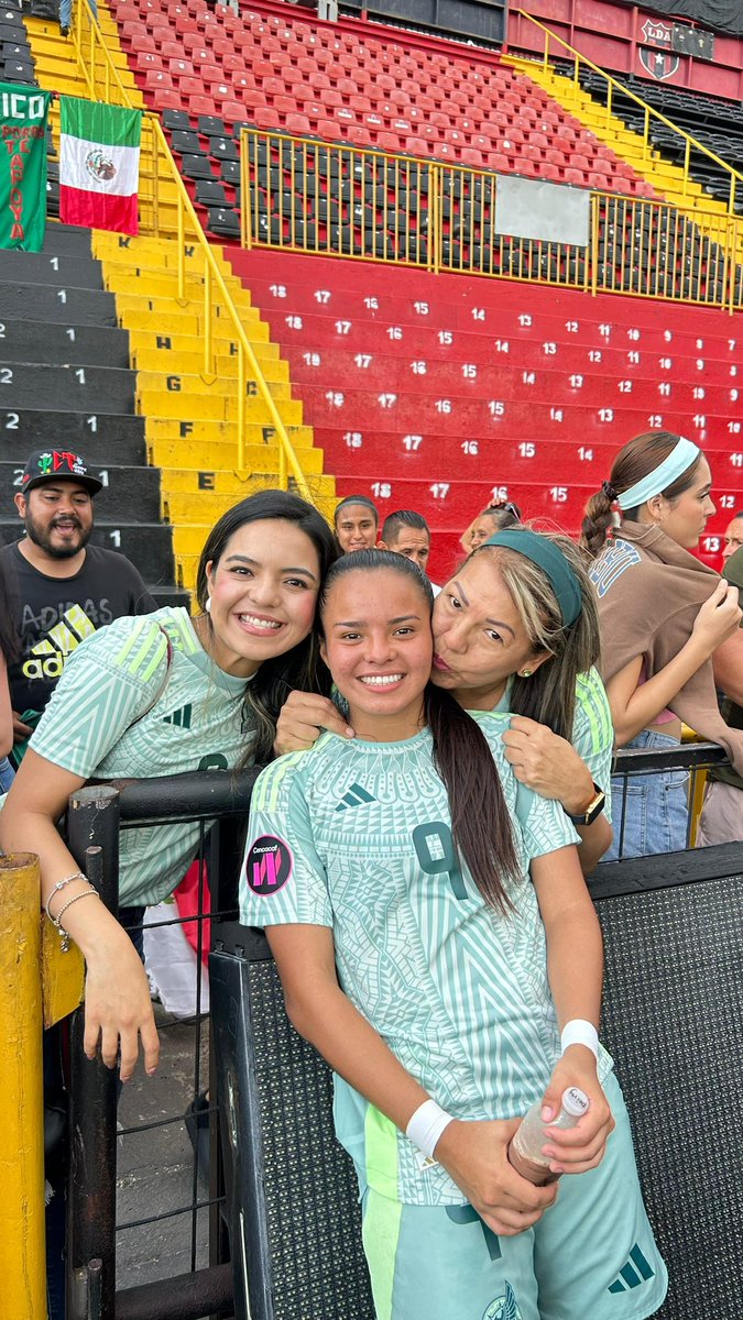 Deiryramirez_'s tweet photo. Disfrutando al máximo con @Miseleccionfem 🩵 https://t.co/mhSdBuqvQr