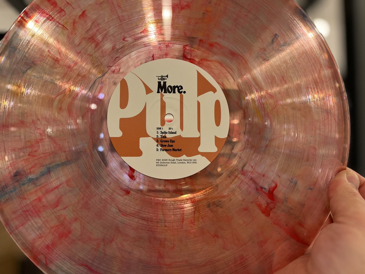 And here’s the first look at the Sheffield Exclusive South Yorkshire Sunset pressing of Pulp’s first new album in 24 years! It has come out beautifully! Thanks to Rough Trade Records for sorting. Pre-order link below!

beartreerecords.com/products/pulp-…