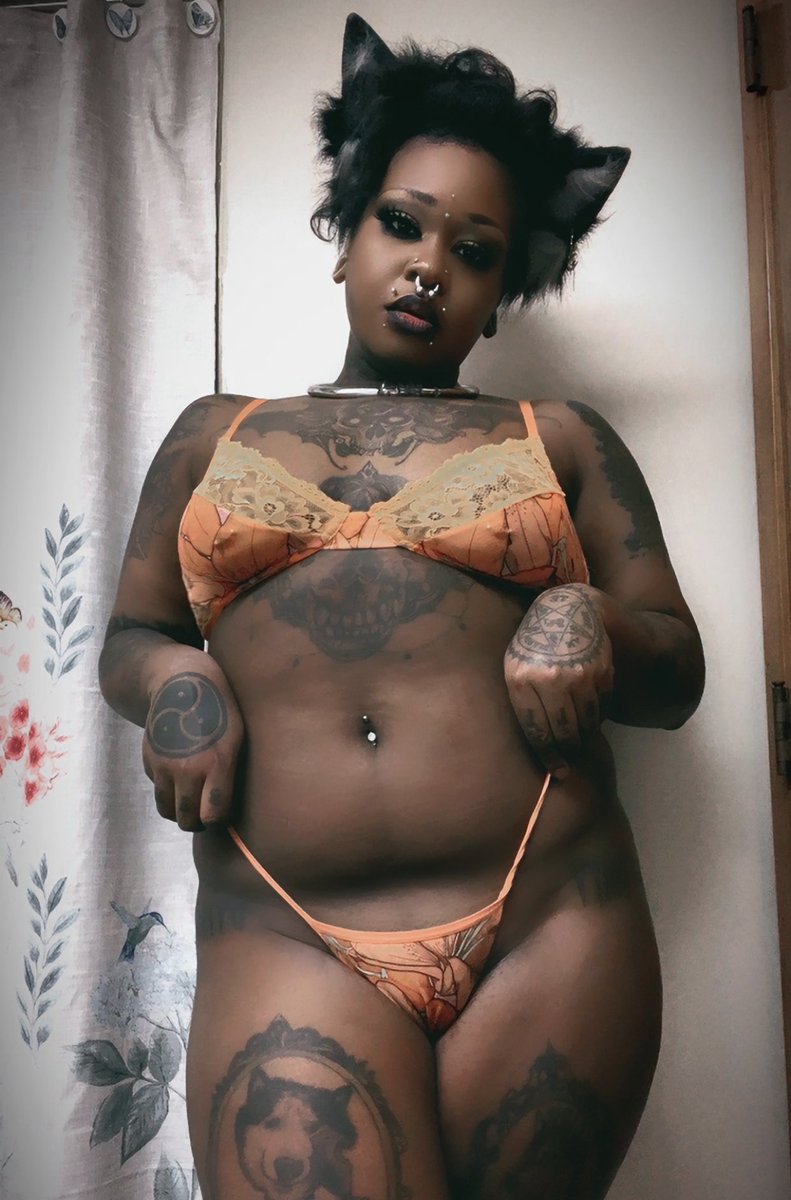 I also sell well-loved under garments via DM  😘