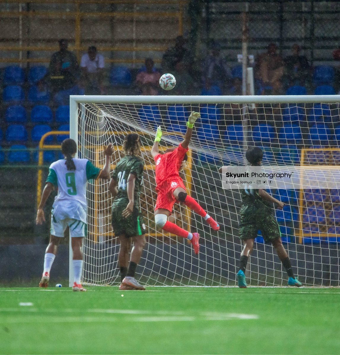 Skyunit_Photography (@eragbie_joshua) on Twitter photo This save by <a href="/Nadoziechiamaka/">Nnadozie chiamaka</a> 🧤
FT
Lionesses of Cameroon 0️⃣🆚️2️⃣ Super Falcons of Nigeria This save by <a href="/Nadoziechiamaka/">Nnadozie chiamaka</a> 🧤
FT
Lionesses of Cameroon 0️⃣🆚️2️⃣ Super Falcons of Nigeria