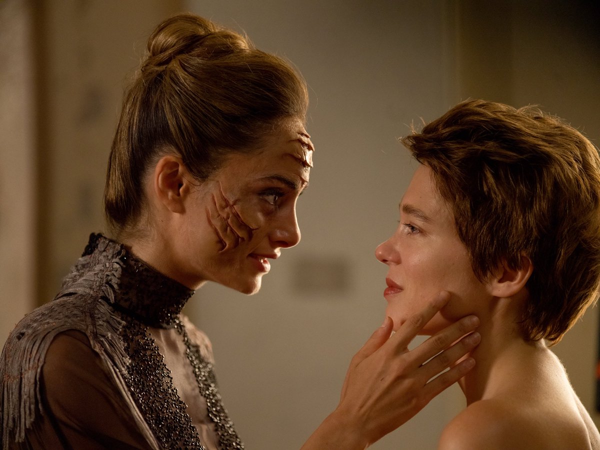 Three years ago, David Cronenberg returned to body horror with CRIMES OF THE FUTURE, an unflinching vision stitched into flesh.