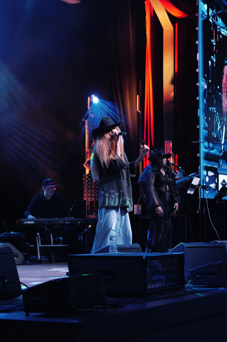 TieraMusic's tweet image. thank you @TyHerndoncom for including me in such a special night. felt the love all around ♥️