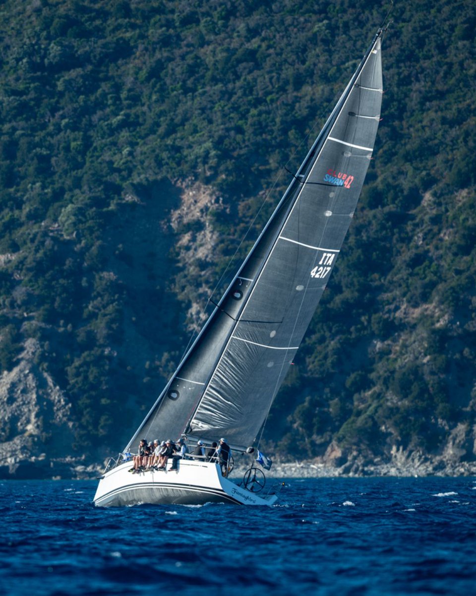 Our beloved Swans competing at the 151 Miglia 🦢❤️

#NautorSwan #ClubSwanRacing #SwanRating #151Miglia #OffshoreRacing #SwanFamily #SpiritOfSwan
📸 151 Miglia / Studio Taccola