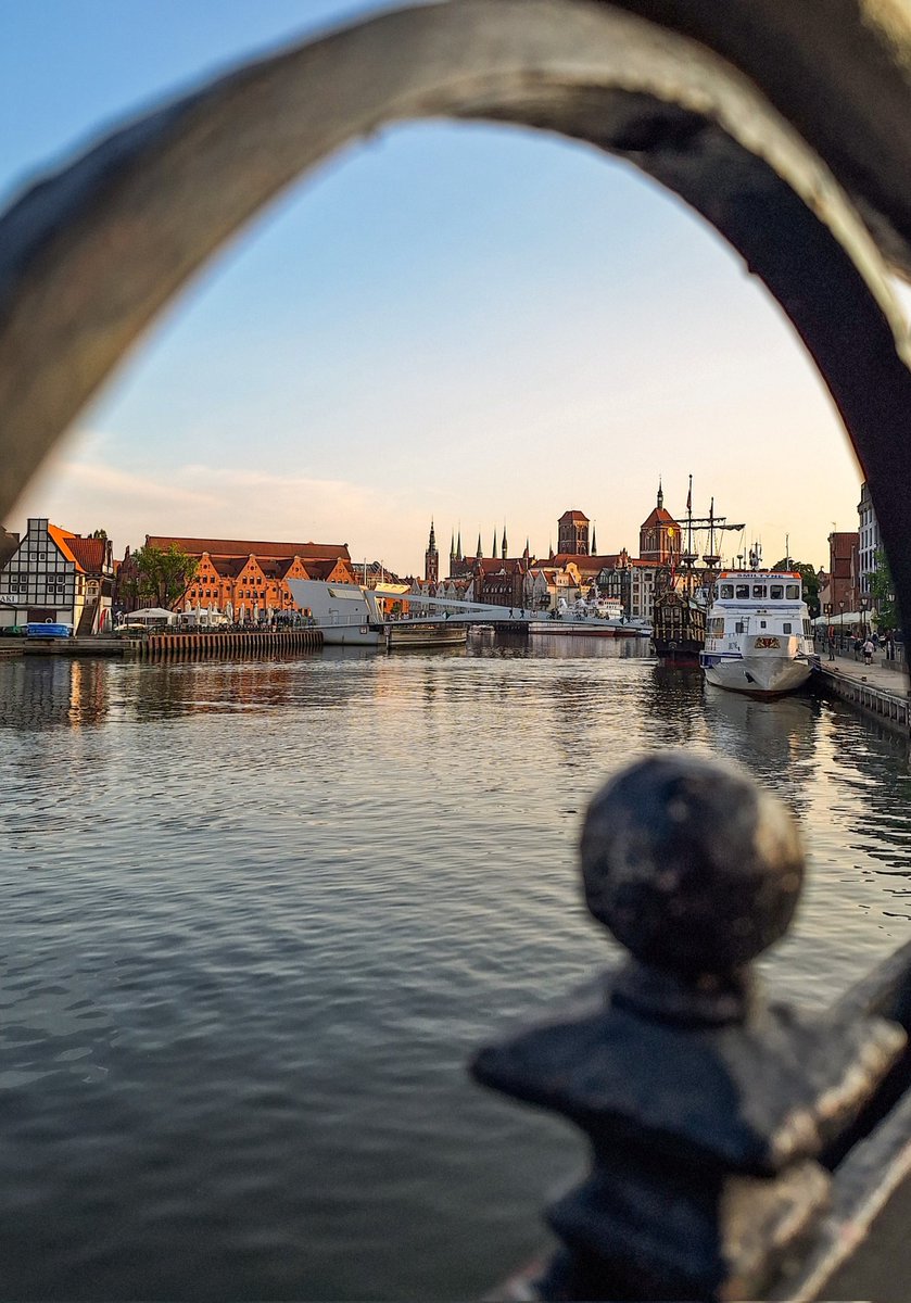 robert_silski's tweet photo. Magia i spokój. Gdańsk wieczorową porą 😎

#Gdansk #wieczor #pogoda #meteo #ilovegdn https://t.co/1kXkYS2HM3