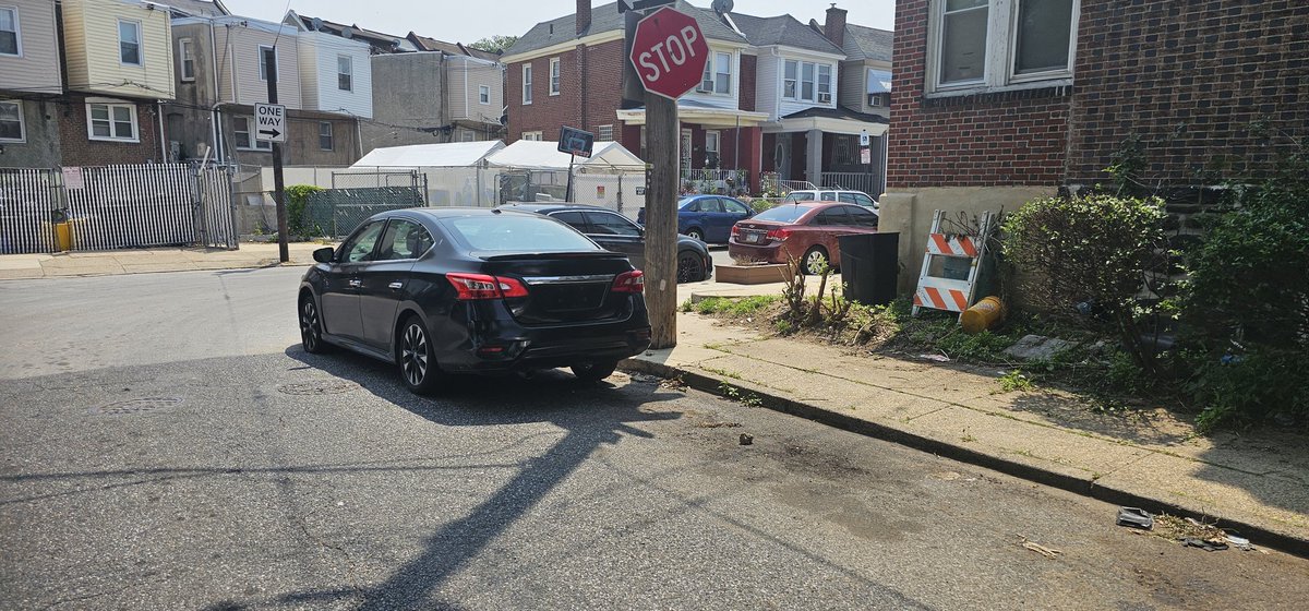 PPD35Dist's tweet image. 35th District Captain Burks and his community team went door to door and placed theft from auto flyers in the lower Logan area. We spoke with community members and let them know the importance of keeping doors and items removed. We also addressed abandoned autos.