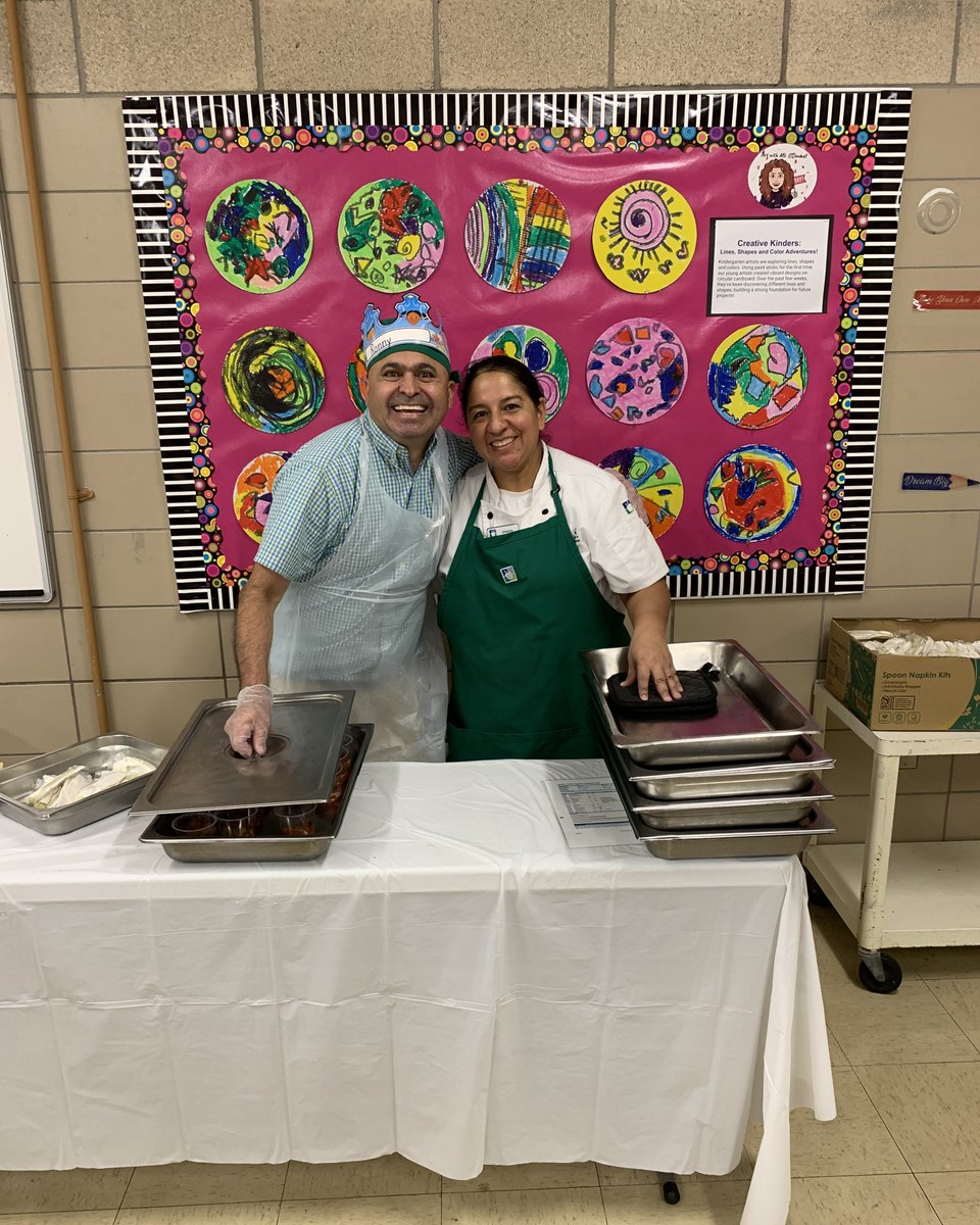 Hunger Heroes like Mr. Carvajal are key players in making sure that New York kids eat three meals a day, 365 days a year. Starting their day strong with breakfast and a smile helps students succeed throughout the school day and beyond. 🧡 🍳