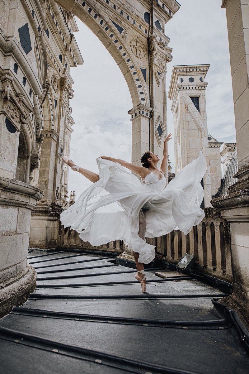 Tout au long de son règne, Louis XIV accorda un vif intérêt à la danse. C’est même après sa participation à un Ballet de Cour, où il incarnait Apollon, qu’on le surnomma le « Roi-Soleil »…

#MuseumWeek 💃🕺

#MovementMW #MouvementMW #MuseumWeek

💃 Claire Peyrat 
📸 Benoit Pitre