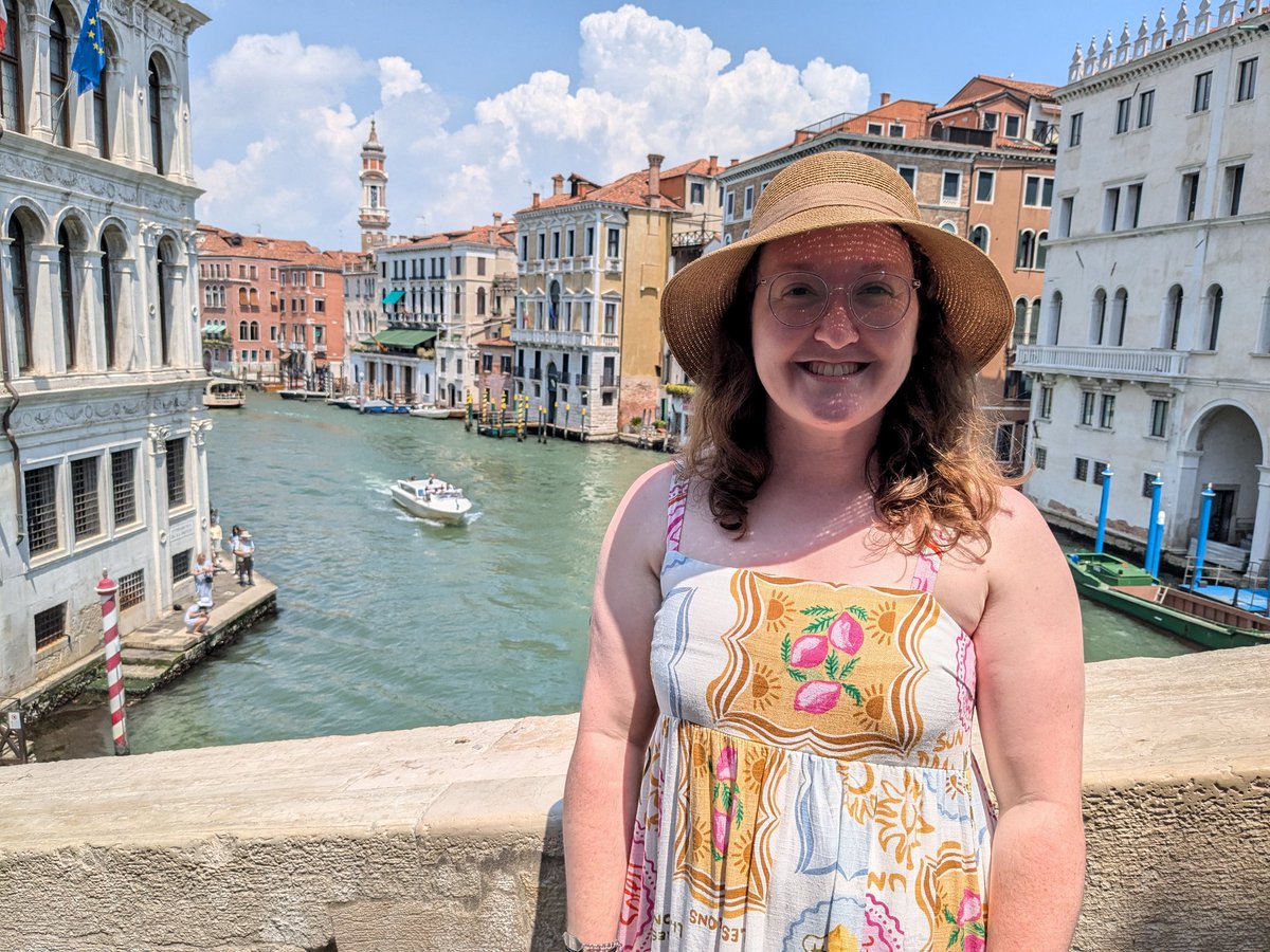 EamonDawes's tweet image. When you take a photo of your fiancee in Venice and accidentally capture the photo from the @MarketBasket pasta box 🍝