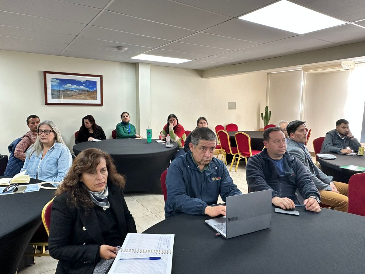 MMAAtacama's tweet image. SEREMI @MMAAtacama Natalia Penroz junto @goreatacama encabezó Taller de &quot;Implementación regional de la ley Marco de
Cambio Climático”,  que se enmarca en capacitar en mayor detalle a los miembros
del Comité Regional en la implementación de los instrumentos regionales y comunales