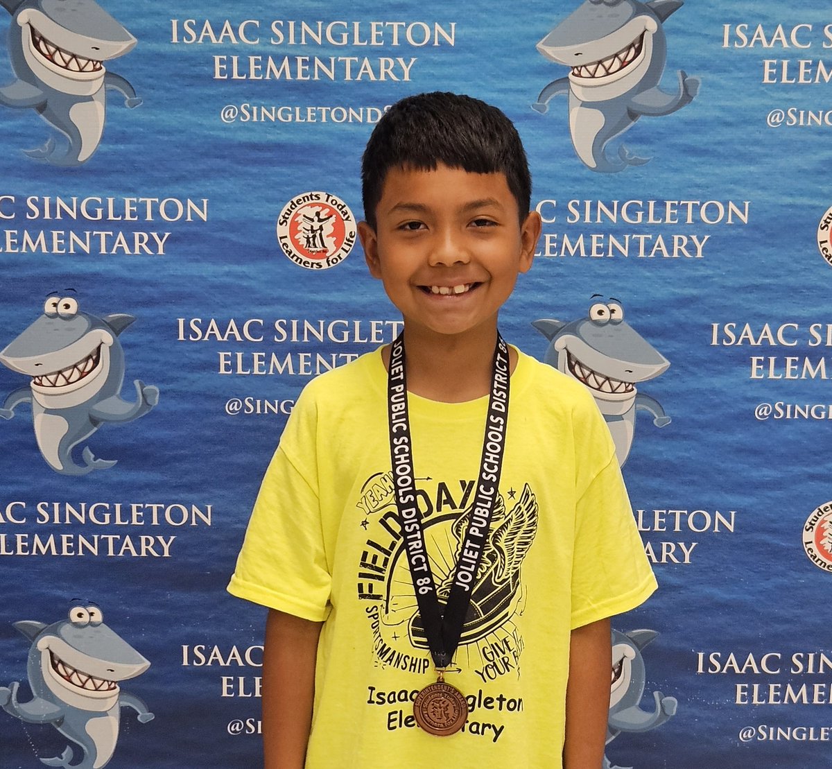 Joliet Schools 86 (@joliet86spanish) on Twitter photo ¡Enhorabuena a los ganadores del Premio de la Superintendente de la escuelas <a href="/GompersD86/">Gompers Jr. High</a>, <a href="/AOMarshallD86/">Marshall Elementary</a>, <a href="/SSanchezD86/">Sanchez Elementary</a> y <a href="/SingletonD86/">Singleton Elementary</a>! #D86Hope ¡Enhorabuena a los ganadores del Premio de la Superintendente de la escuelas <a href="/GompersD86/">Gompers Jr. High</a>, <a href="/AOMarshallD86/">Marshall Elementary</a>, <a href="/SSanchezD86/">Sanchez Elementary</a> y <a href="/SingletonD86/">Singleton Elementary</a>! #D86Hope