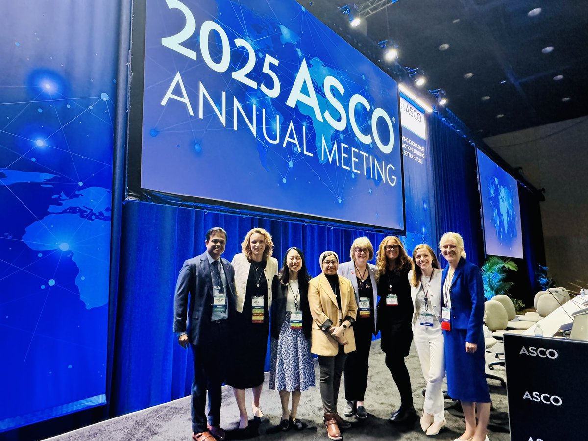 AnwaarSaeed3's tweet image. 😇 Honored to serve as discussant for #ASCO25 oral upper GI abstracts. A powerhouse session with science featured simultaneously in 2 @NEJM papers, 1 @TheLancet , and 1 @JCO_ASCO —field-leading science shaping our GI oncology practice ✨. @UPMCHillmanCC
