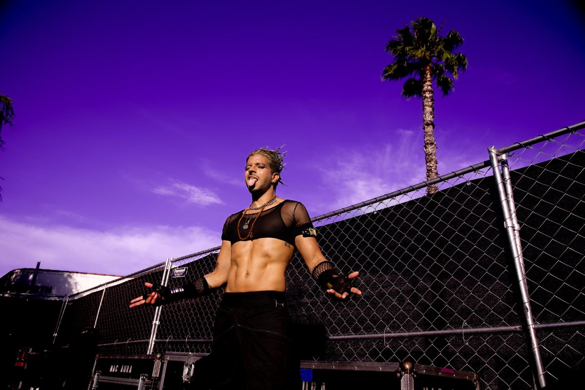 the backstage vibes we deserve… 
🌴✨💜🌈🌀🙏🏽