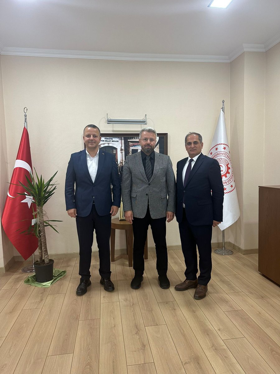 Erol Bulut (@av_erolbulut) on Twitter photo İstanbul Sanayi ve Teknoloji İl Müdürü olarak atanan , Akparti İstanbul İl Başkanlığında beraber görev yaptığımız değerli dava ve yol arkadaşım <a href="/OrhanOguzTURK/">Orhan Oguz TURK</a> ‘ü <a href="/akinbayram__/">Akın BAYRAM</a> başkanımızla birlikte ziyaret ettik.
Misafirperverliğinden dolayı Sayın Müdürümüze teşekkür ediyor , İstanbul Sanayi ve Teknoloji İl Müdürü olarak atanan , Akparti İstanbul İl Başkanlığında beraber görev yaptığımız değerli dava ve yol arkadaşım <a href="/OrhanOguzTURK/">Orhan Oguz TURK</a> ‘ü <a href="/akinbayram__/">Akın BAYRAM</a> başkanımızla birlikte ziyaret ettik.
Misafirperverliğinden dolayı Sayın Müdürümüze teşekkür ediyor ,