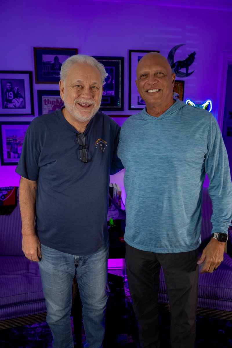 YDC_DFW's tweet image. José Guzmán is truly one of a kind! After our incredible interview we can't help but appreciate him even more for his time with the Rangers. Having him in the sunset lounge was an absolute pleasure!
patreon.com/posts/130533440
#baseball #rangers #broadcast #debut