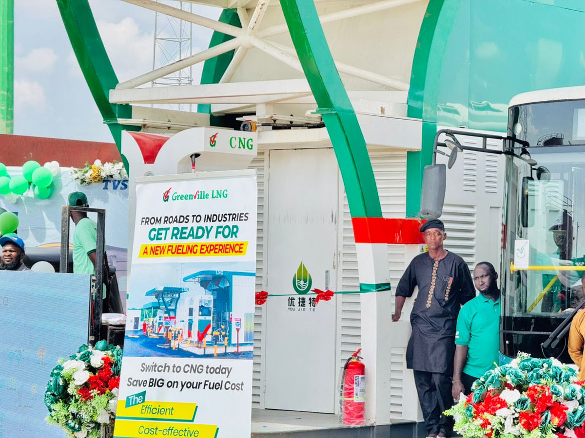 Today, I had the honour of welcoming the Hon. Minister of State for Petroleum (Gas), Rt. Hon. Ekperikpe Ekpo, PhD, to Yola on behalf of the Government of Adamawa State.

Together, we proceeded to the grand inauguration of the first-ever Liquefied Compressed Natural Gas (LCNG) Hub