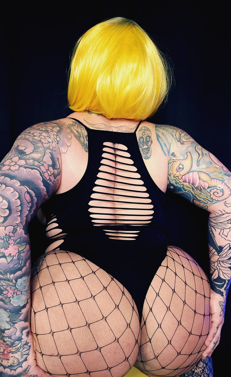 Fun fact: joining my Discord server makes you immediately 500x cooler. 

Plus I post nudes there sometimes.

discord.gg/GEwqPrAdE5