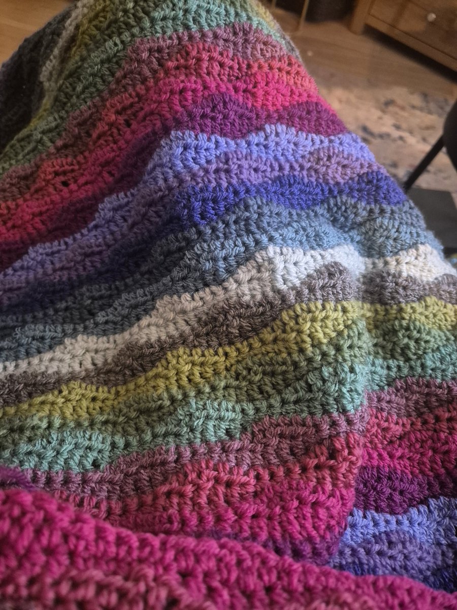 Turns out when you don't want to think because when you think you cry, that having to count for a 10 stitch repeat crochet pattern is an ideal distraction. 💔