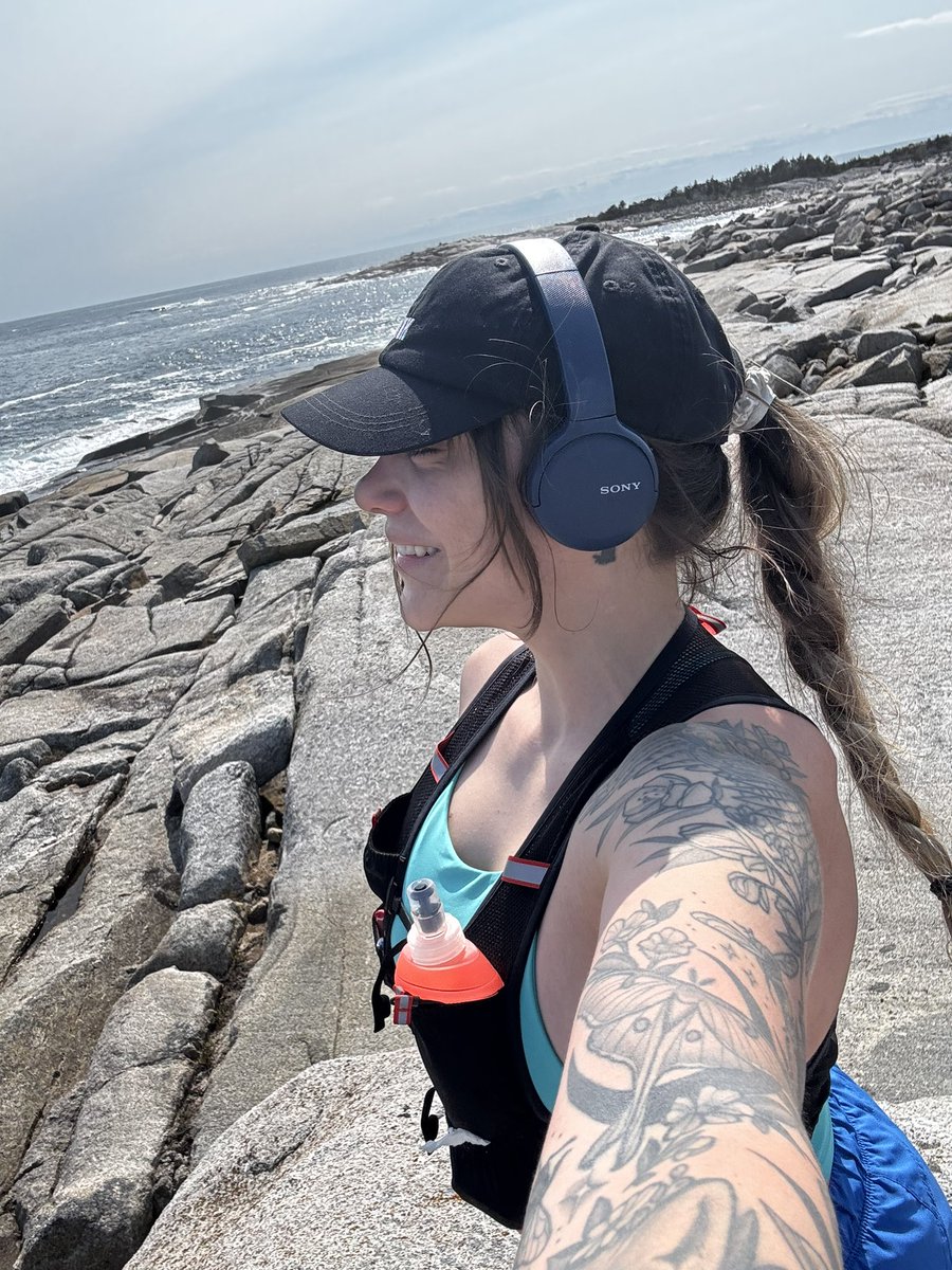 Foxyzilla tweet media