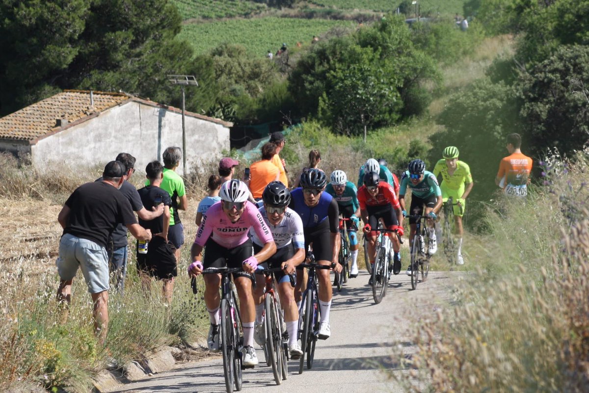 🏆 ¡Y POR FIN LLEGÓ LA PRIMERA VICTORIA! 🥇 <a href="/victorrcastear/">victor castellano</a> logró conquistar el Campeonato de Cataluña en la XIII CLÀSSICA ISAAC GÁLVEZ estrenando el casillero del Equipo Gomur

#EquipoGomur #GrupoGomur #CantabriaInfinita #CantabriaDeporte #AyuntamientodeCamargo