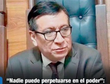 “Nadie puede perpetuarse en el poder”
Lo dice Gonzalo Hurtado, quien lleva 14 años como magistrado, 2 de ellos en condición de autoprorrogado y evadiendo las elecciones judiciales. 🫣