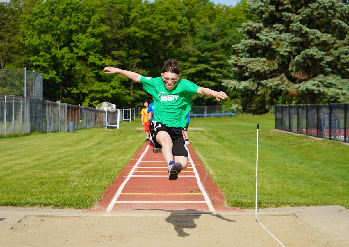 Grade 4 students from the William H. Barton Intermediate School participated in races and relays during the annual Field Day competition on Friday, May 30. See more photos at: queensburyschool.org/article/2253139🏃
#qufsd #QUFSD #spartatude