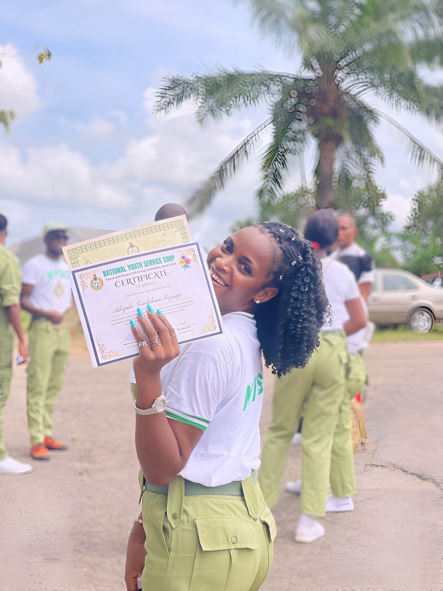 Tea_kaybae's tweet photo. The girl is done..... Beautifully certified 🥰😊 https://t.co/S1JqCUIyys