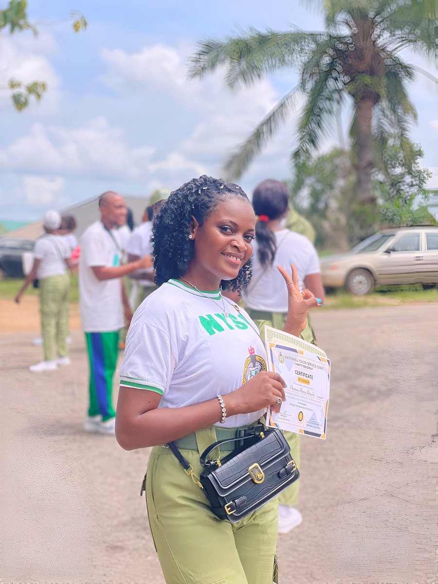 Tea_kaybae's tweet photo. The girl is done..... Beautifully certified 🥰😊 https://t.co/S1JqCUIyys