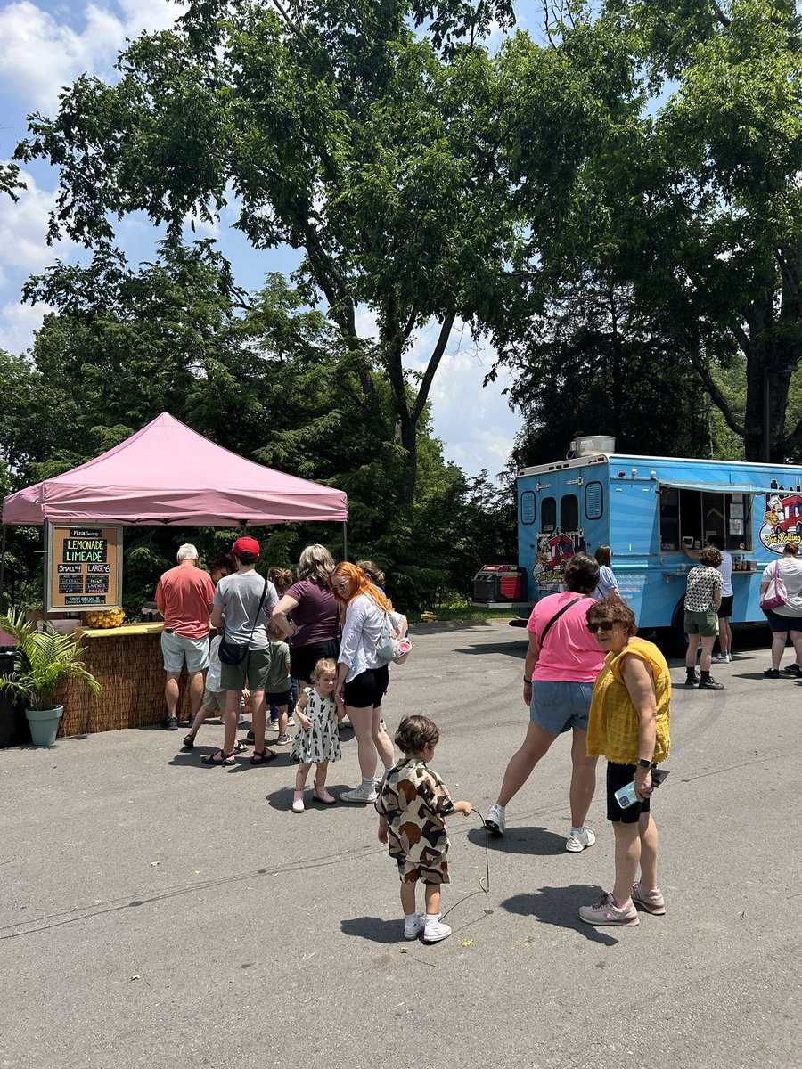 Day #1 of the Inaugural <a href="/Cheekwood/">Cheekwood</a> Community Celebration has been a blast so far! We enjoyed performances by <a href="/NashvilleOpera/">Nashville Opera</a>, activities for kids, food trucks and more. At 6 pm, <a href="/nashvilleshakes/">The Nashville Shakespeare Festival</a> performs and a Shakespeare-themed Cocktail Crawl begins.