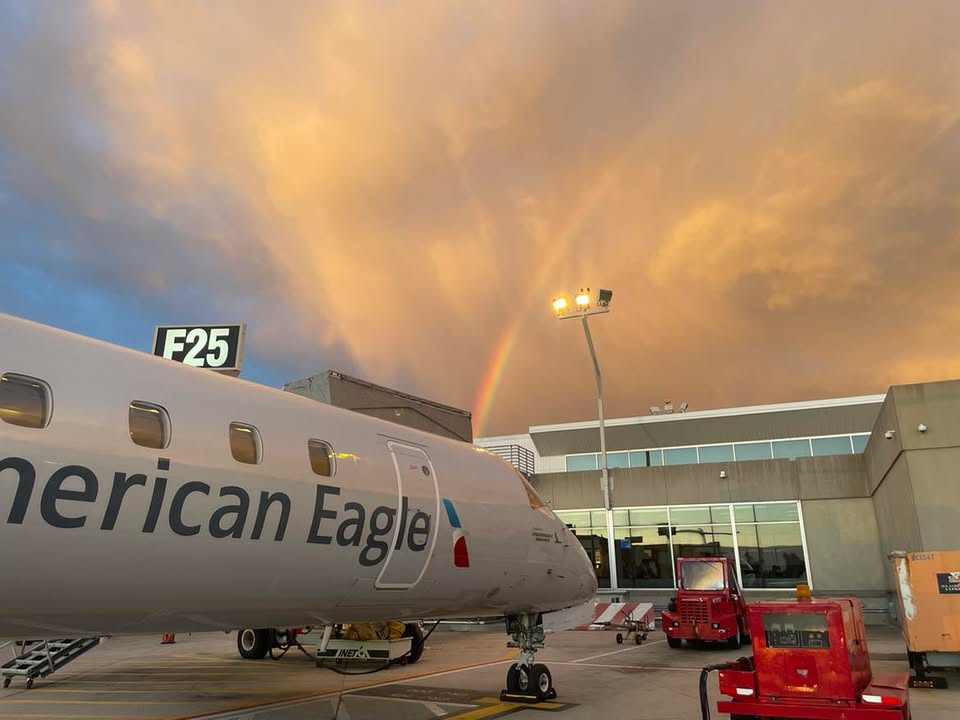 When an ERJ-145 and a rainbow cross paths, magic takes flight. 🌈✈️
#TravelTuesday #PiedmontAirlines