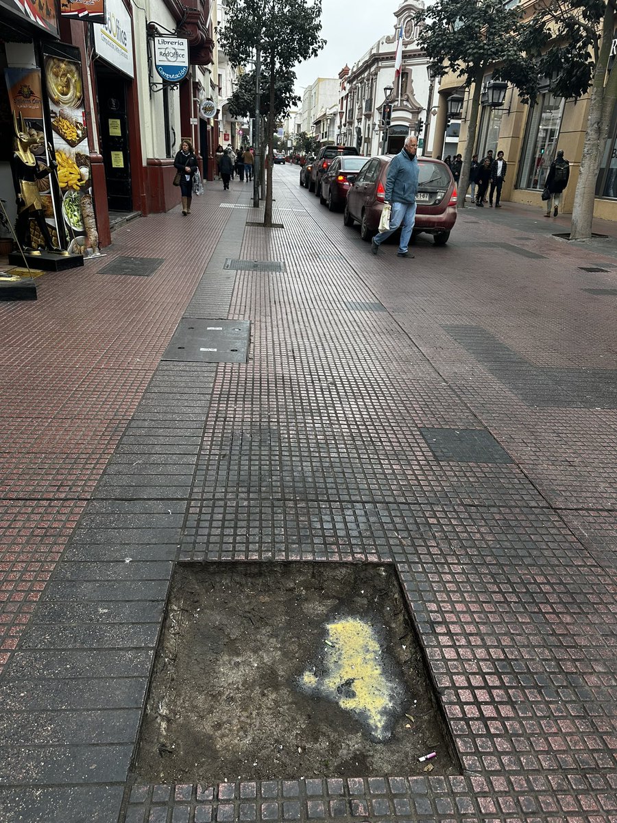 Alex Fernando (@alexfernando__) on Twitter photo Pleno centro de #laserena donde debería haber un árbol hay aceite del shawarma Cairo, la vereda pegoteada de aceite <a href="/munilaserena/">Municipalidad de La Serena</a> <a href="/LaSerenaOnline/">LaSerenaOnline</a> <a href="/LaSerenaDrone/">LaSerenaDrone</a> <a href="/LaSerena_Chile/">La Serena Chile</a> <a href="/laserena_4/">LaSerena4</a> al parecer se han olvidado de limpiar esa vereda 🤮🤮🤮🤮🤮🤮 Pleno centro de #laserena donde debería haber un árbol hay aceite del shawarma Cairo, la vereda pegoteada de aceite <a href="/munilaserena/">Municipalidad de La Serena</a> <a href="/LaSerenaOnline/">LaSerenaOnline</a> <a href="/LaSerenaDrone/">LaSerenaDrone</a> <a href="/LaSerena_Chile/">La Serena Chile</a> <a href="/laserena_4/">LaSerena4</a> al parecer se han olvidado de limpiar esa vereda 🤮🤮🤮🤮🤮🤮