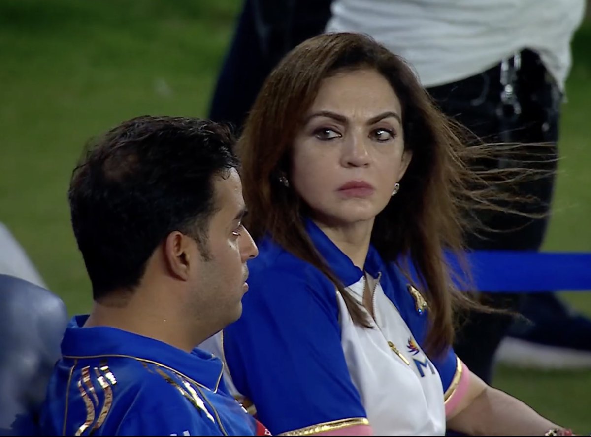 Phil Salt has two back to back IPL trophies! Ivana eduthutomnu, Will Jacks eh vittadhuku, etho cup eh vittu kudutha range ku oru clown poitu katti pudichan!!! 😭😂😂 #IPL2025