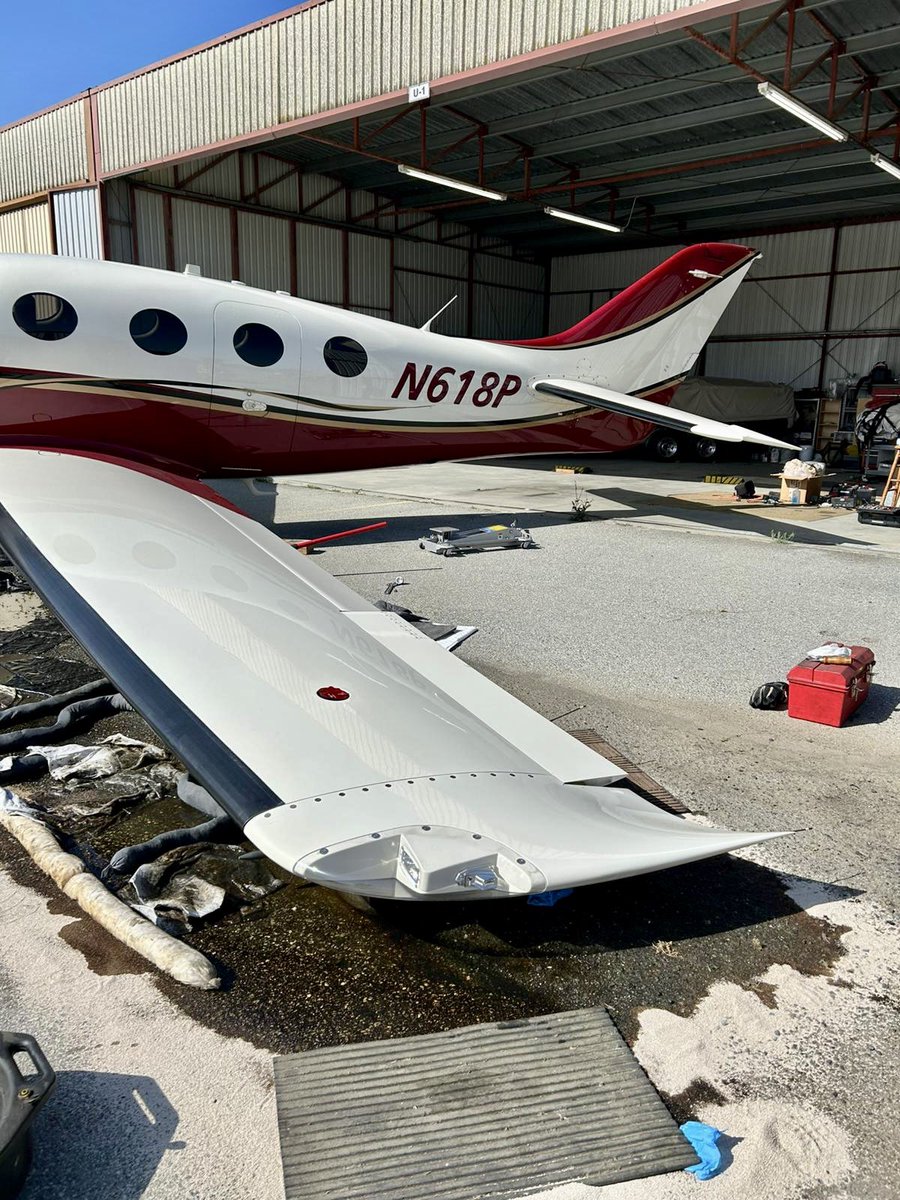 calfireSCU's tweet photo. Your Morgan Hill FD &amp; South Santa Clara County FD firefighters responded to an aircraft fuel leak at San Martin Airport. Their swift response ensured a safe &amp; effective mitigation of any fire threat.
Great work to all crews in protecting our community💪
#CALFIRESCU #MHFD #SSCCFD https://t.co/YfYsxgNCMW