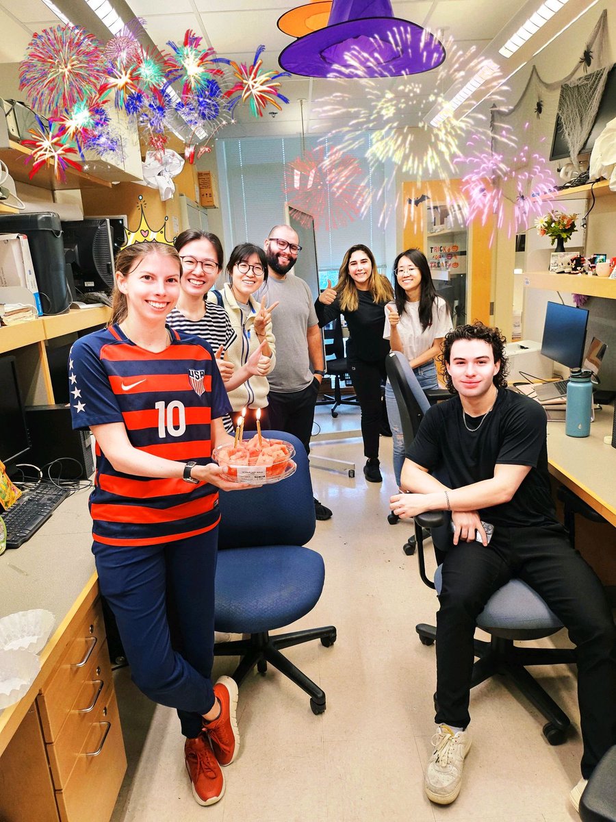 Happy birthday, Nina! This is the fourth birthday with you in the lab🥰🎉. We have been witnessing your tremendous growth as a strong scientist 👩‍🔬🙌
