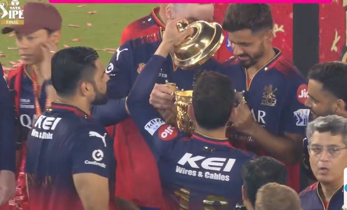 not a single serious bone in his body😭😭