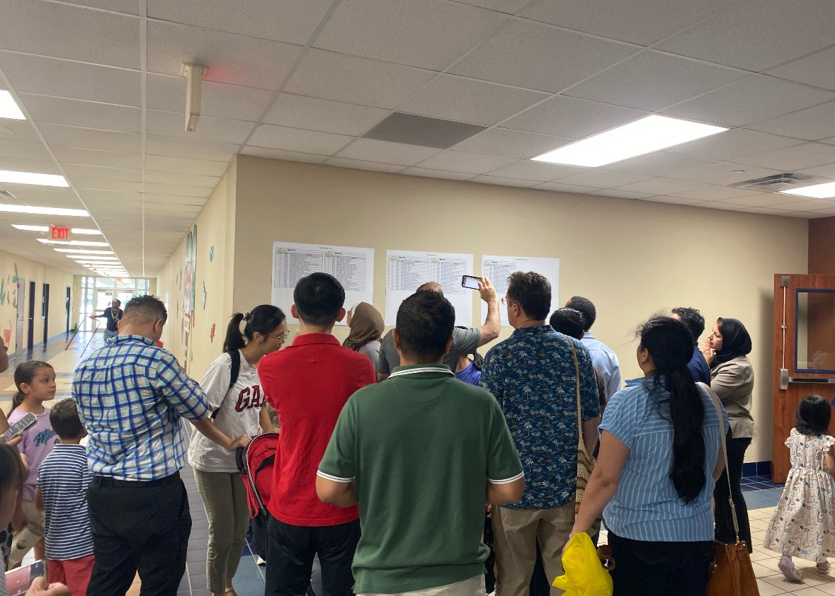 FBISD_MSD's tweet image. We are so excited to welcome almost 700 of our incoming kindergarten and incoming 1st grade students on Monday for this summer’s ESL and Bilingual summer enrichment program! 🌞 What a great turn-out at Meet the Teacher!
