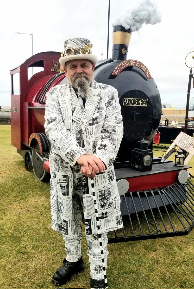 Gameguy69's tweet image. A splendid day of Steampunk mayhem in Morecambe. #Morecambe #ThePlatform #steampunk