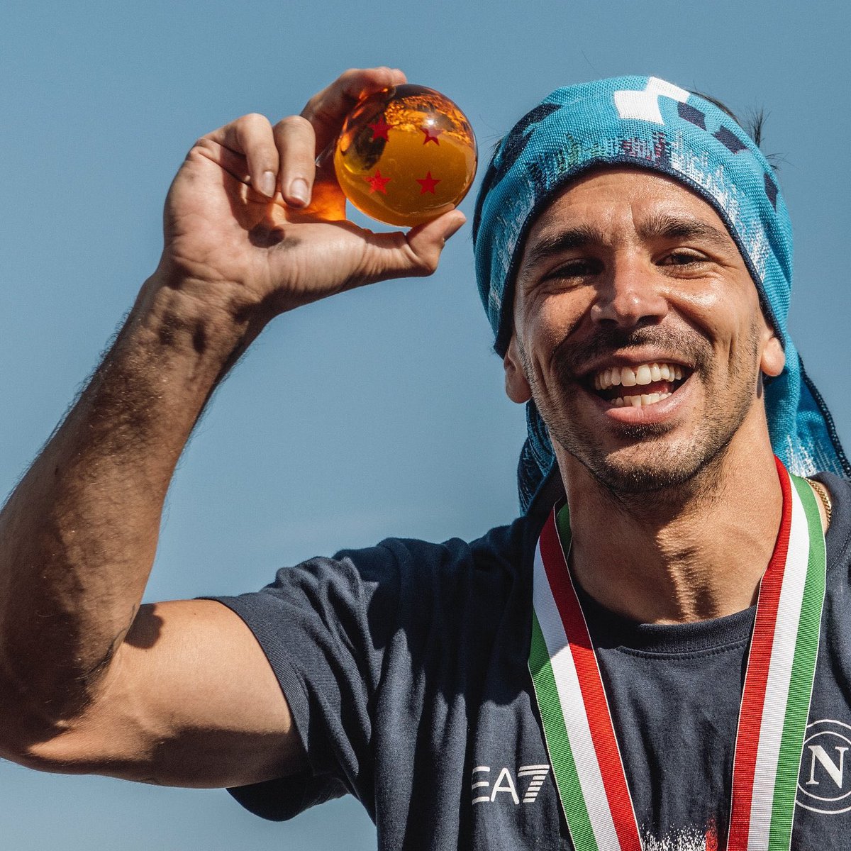 La cuarta se la pedimos a Shenglong 🐉 

🏆 🏆 🏆 🏆