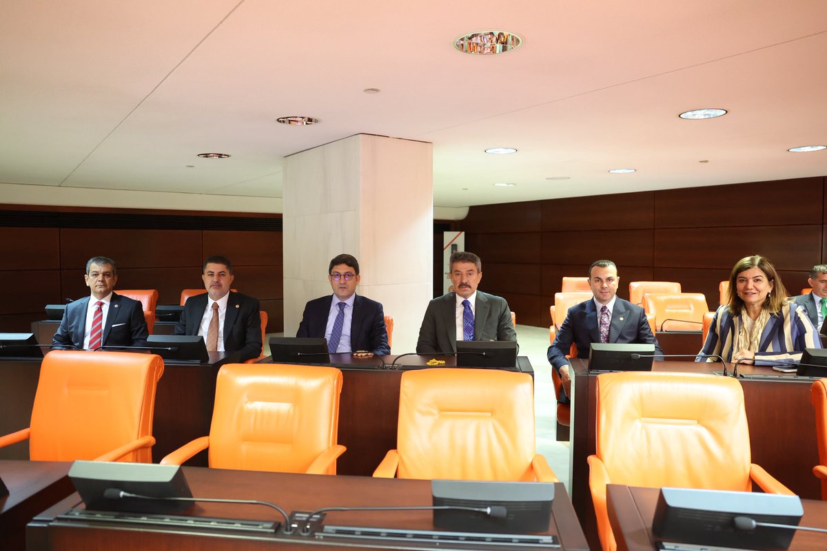 Bugün Gazi Meclis’te Oyumuzu verdik, görevimizi ifa ettik.  

𝗧𝗕𝗠𝗠 Başkanlığına yeniden seçilen Sayın 𝗣𝗿𝗼𝗳. 𝗗𝗿. 𝗡𝘂𝗺𝗮𝗻 𝗞𝘂𝗿𝘁𝘂𝗹𝗺𝘂𝘀̧’a hayırlı olsun dileklerimizi sunuyoruz.  
Memleketimiz için, yarınlarımız için, birlik içinde çalışmaya devam edeceğiz.  
Her