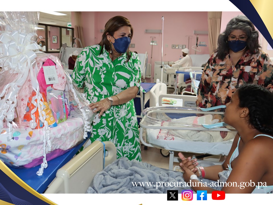 Como parte de las actividades conmemorativas por el 82.º aniversario,  la procuradora de la Administración Grettel Villalaz de Allen, acompañada de Delia Rodríguez, jefa de la Oficina de la Mujer realizó la entrega de canastillas en la sala de maternidad del Hospital Santo Tomás.