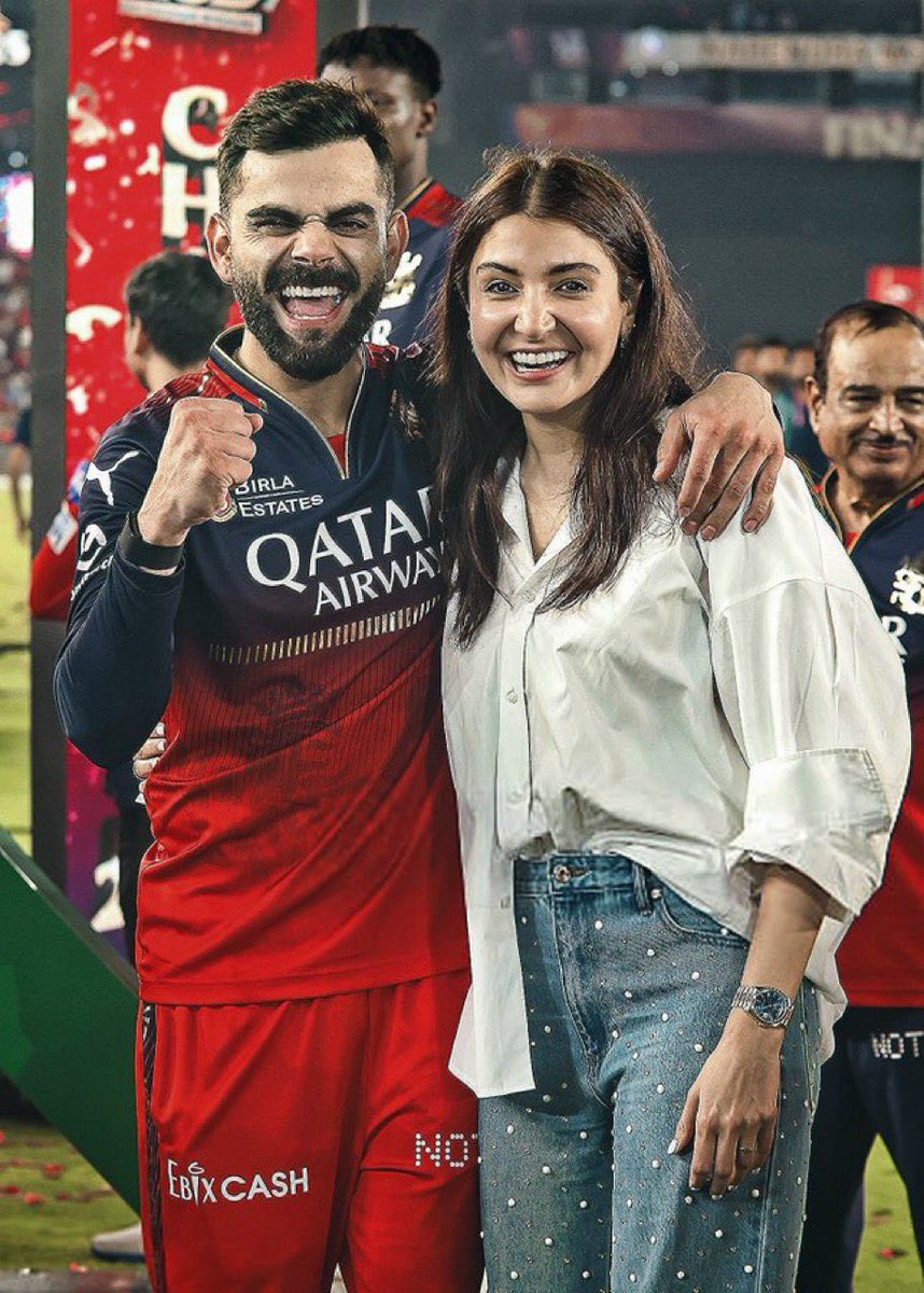 Virat Kohli with Anushka Sharma. ❤️

life partner should be like Virat and Anushka 😍

#ViratKohli𓃵  #AnushkaSharma